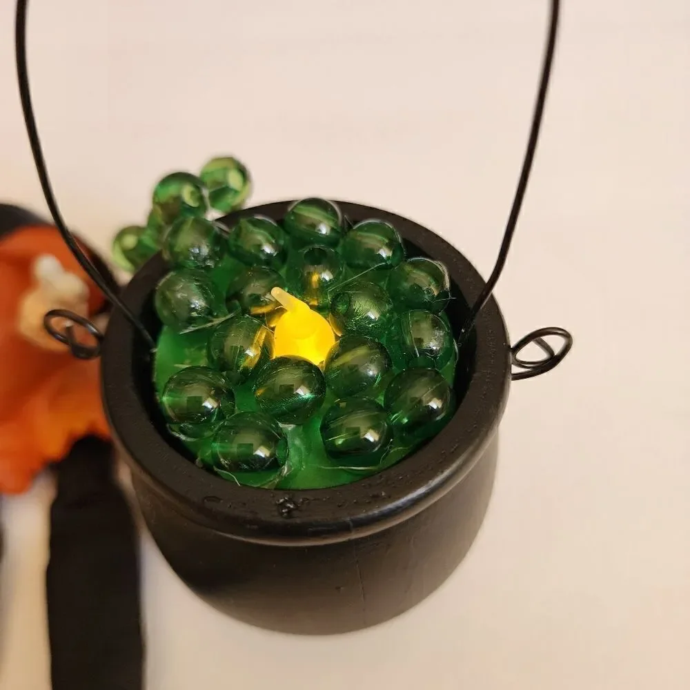 Halloween Wtitch and her Light Up Cauldron Figurenes